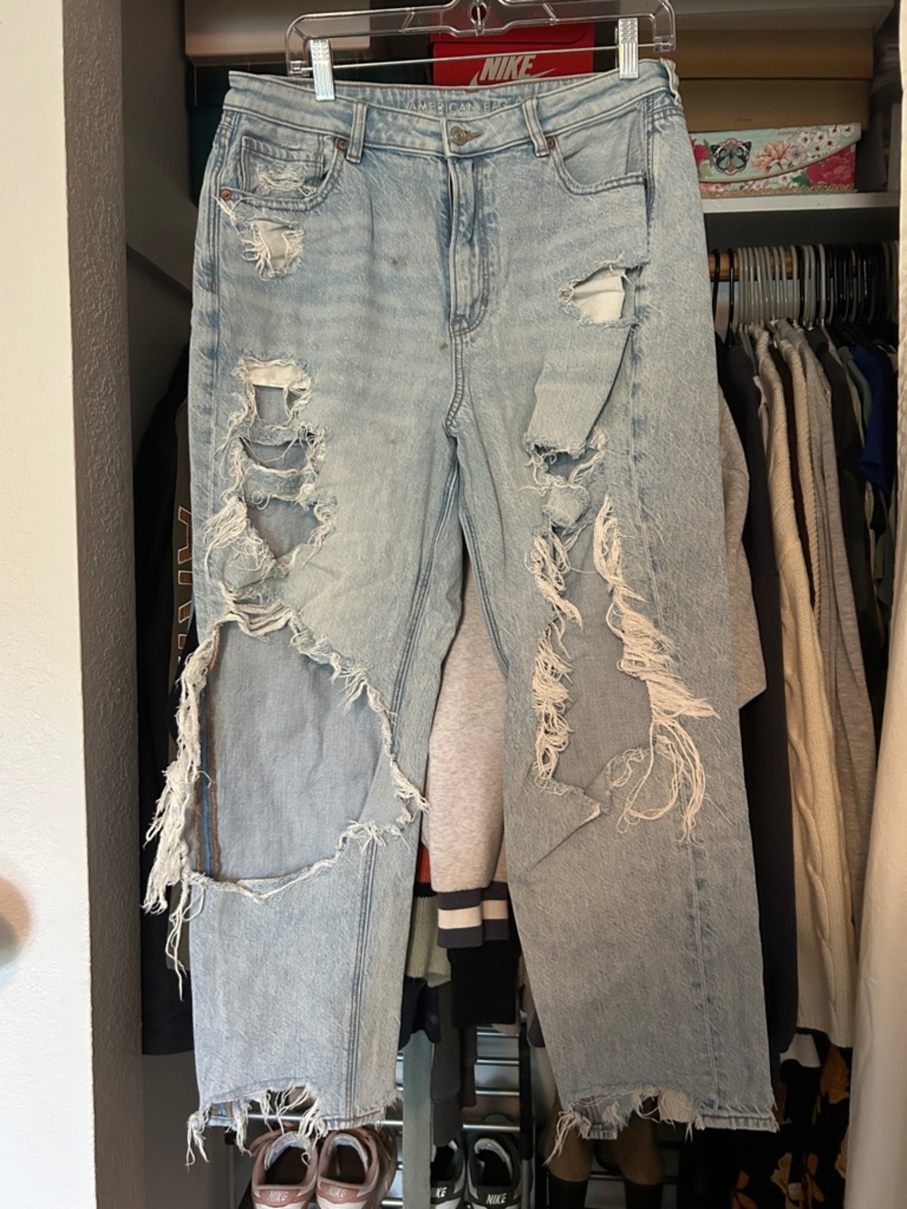 American Eagle Outfitters Light Blue Distressed Boyfriend Jeans